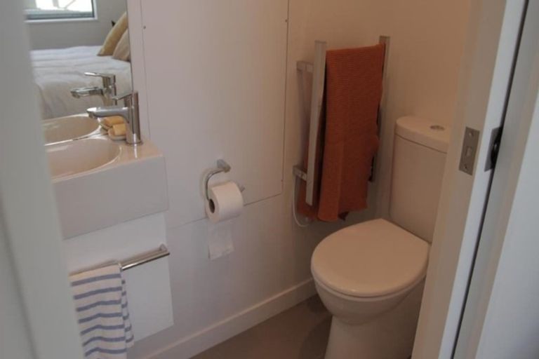 Photo of property in 24u7 Princess Terrace, Newtown, Wellington, 6021