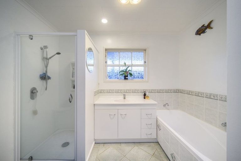 Photo of property in 18 Chippendale Crescent, Highbury, Palmerston North, 4412