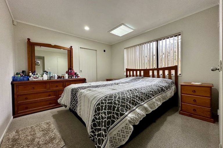 Photo of property in 60a Donovan Avenue, Massey, Auckland, 0614