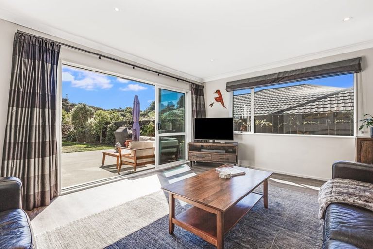 Photo of property in 6 Spritsail Place, Whitby, Porirua, 5024