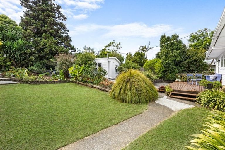 Photo of property in 15 Helleur Road, Massey, Auckland, 0614