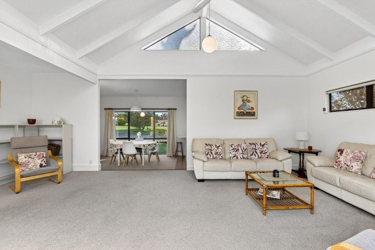 Photo of property in 19 Durham Drive, Havelock North, 4130