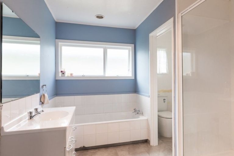 Photo of property in 9 Harpham Street, Taradale, Napier, 4112