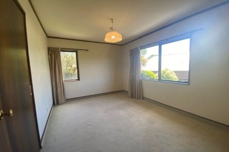 Photo of property in 3 Aintree Grove, Churton Park, Wellington, 6037