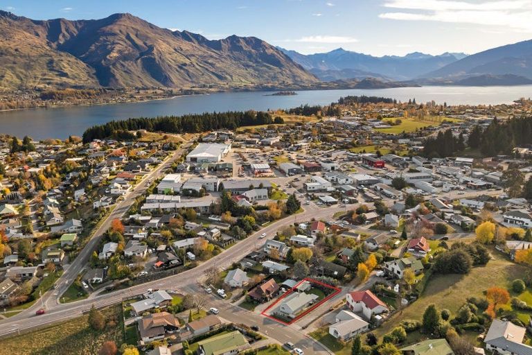 Photo of property in 5 Mount Iron Drive, Wanaka, 9305