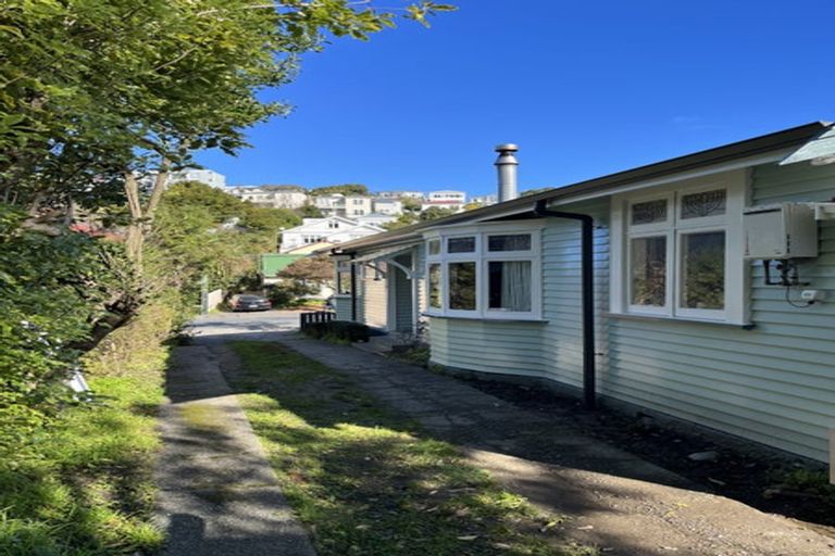 Photo of property in 72 Aro Street, Aro Valley, Wellington, 6021