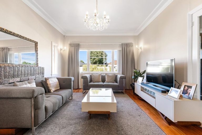 Photo of property in 2 Gibson Road, Tuakau, 2121