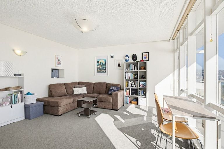 Photo of property in Gateway Apartments, 19 Maida Vale Road, Roseneath, Wellington, 6011