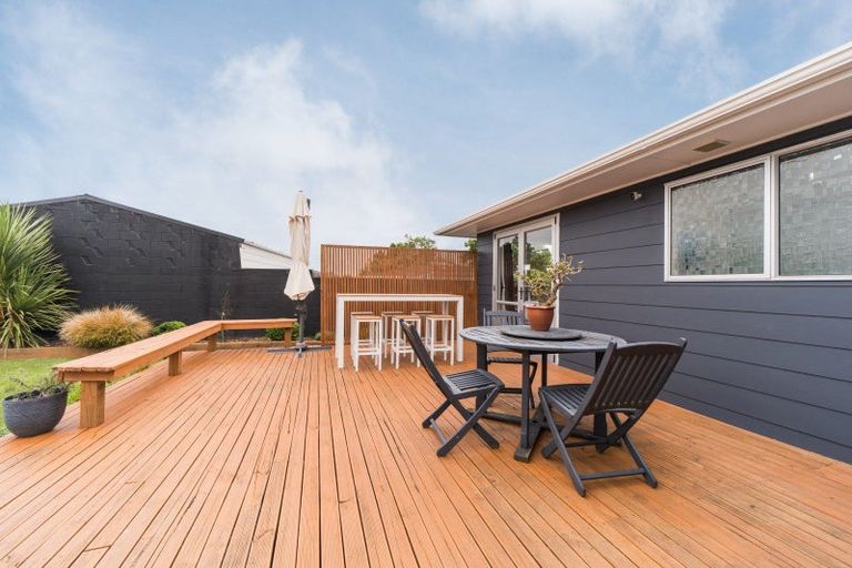 Photo of property in 9 Hinau Place, Cloverlea, Palmerston North, 4412