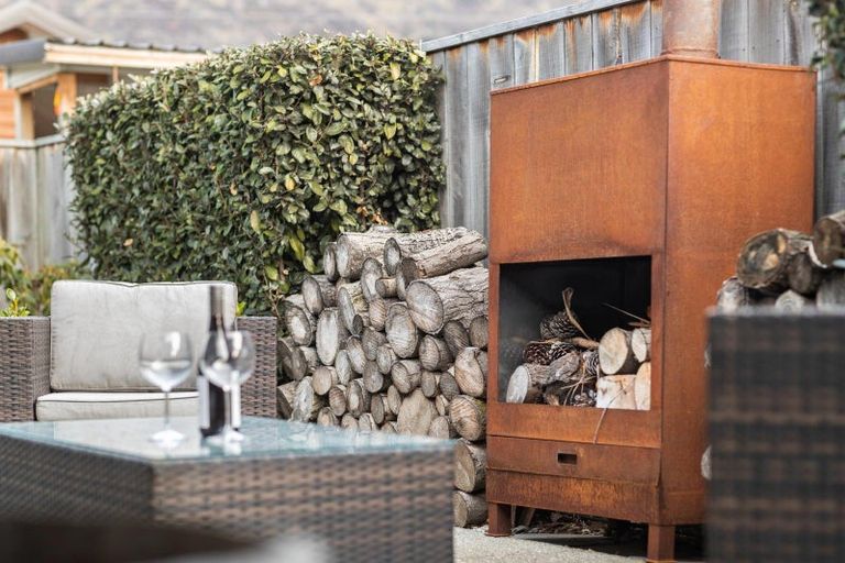 Photo of property in 8 Judge And Jury Drive, Lake Hayes, Queenstown, 9304