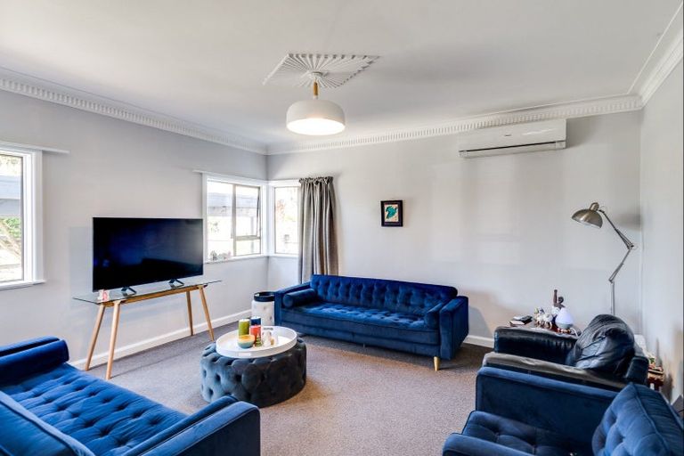 Photo of property in 5 Golding Road, Taradale, Napier, 4112