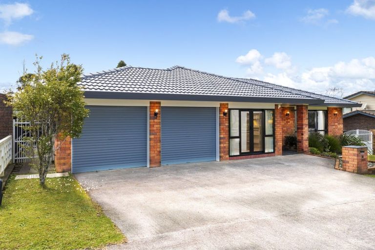 Photo of property in 14 Rhinevale Close, Henderson, Auckland, 0612
