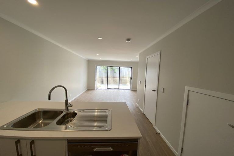 Photo of property in 15/125b Metcalfe Road, Ranui, Auckland, 0612
