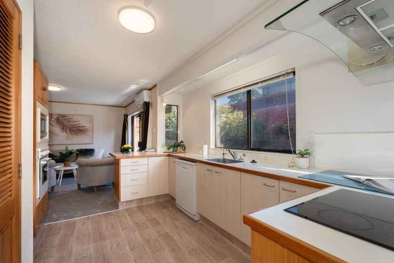 Photo of property in 8 Maywood Grove, Churton Park, Wellington, 6037