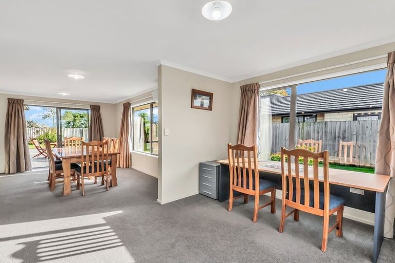 Photo of property in 16 Stanwood Grove, Darfield, 7510