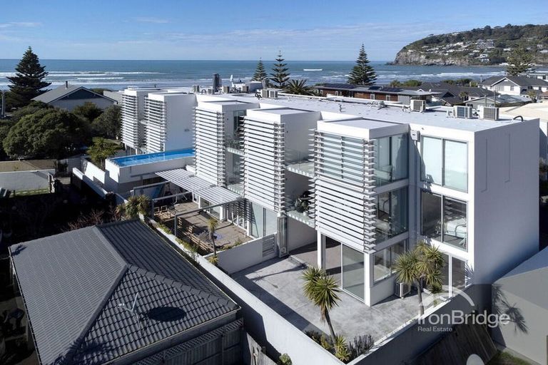 Photo of property in 2/22 Esplanade, Sumner, Christchurch, 8081