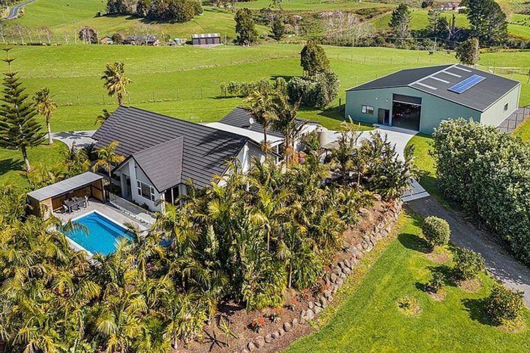 Photo of property in 129 Ostrich Farm Road, Pukekohe, 2676