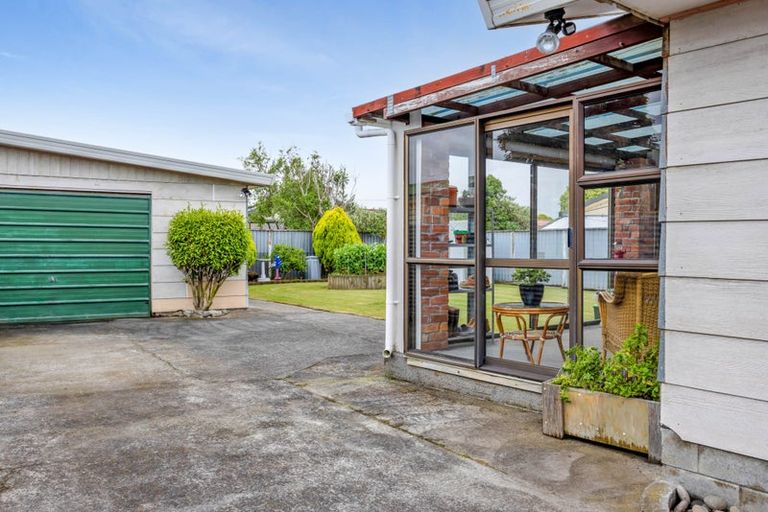 Photo of property in 18 Kamahi Avenue, Hawera, 4610