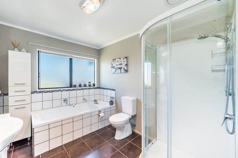 Photo of property in 5 Langdale Avenue, Paraparaumu, 5032