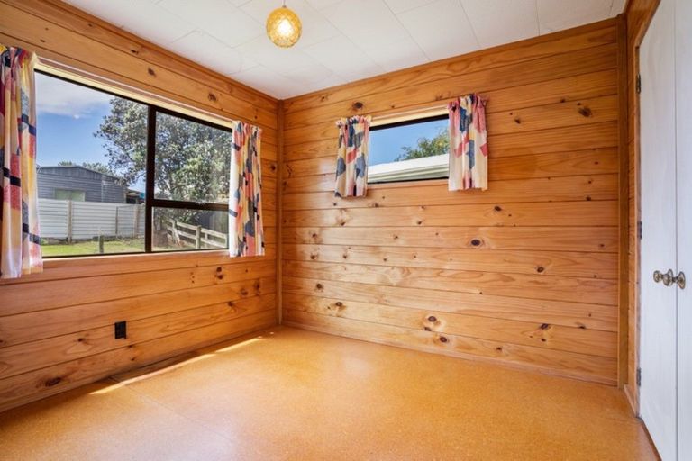 Photo of property in 128 Avalon Place, Whangamata, 3620