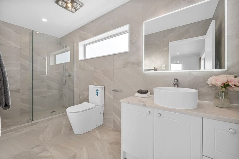 Photo of property in 13 Drumconnell Drive, Flat Bush, Auckland, 2019