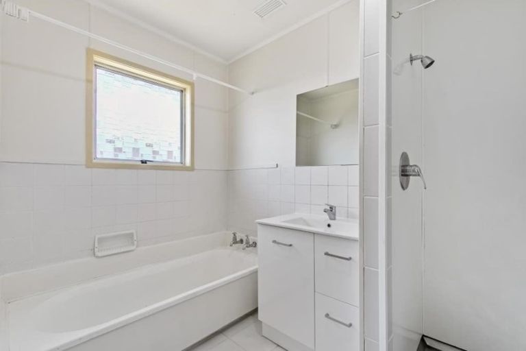 Photo of property in 1/10 Dorendia Place, Clendon Park, Auckland, 2103