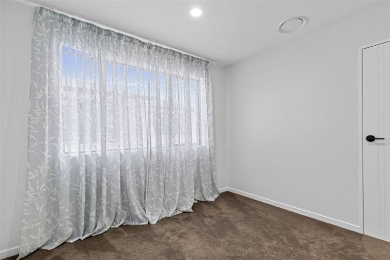 Photo of property in 8 Tawatawa Street, Long Bay, Auckland, 0630