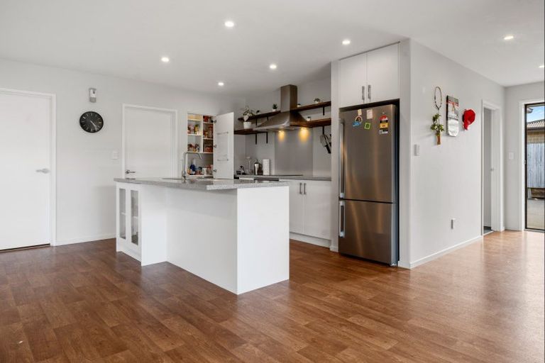 Photo of property in 15a Frederick Place, Whalers Gate, New Plymouth, 4310