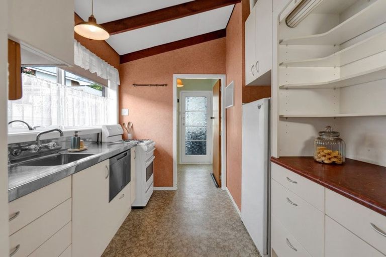 Photo of property in 23a Fulford Street, New Plymouth, 4310