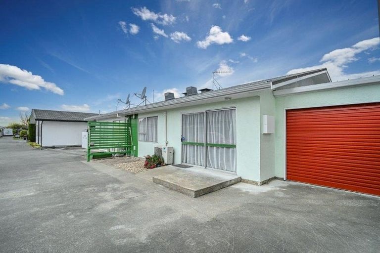 Photo of property in 3/507 Saint Aubyn, Hastings, 4122