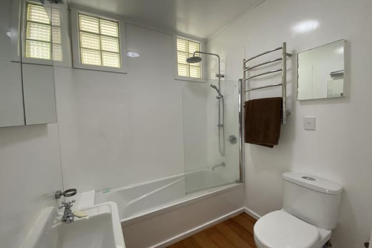 Photo of property in 22 Standen Street, Karori, Wellington, 6012