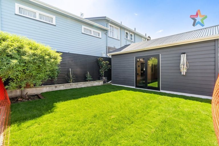 Photo of property in 6 Wha Street, Lyall Bay, Wellington, 6022