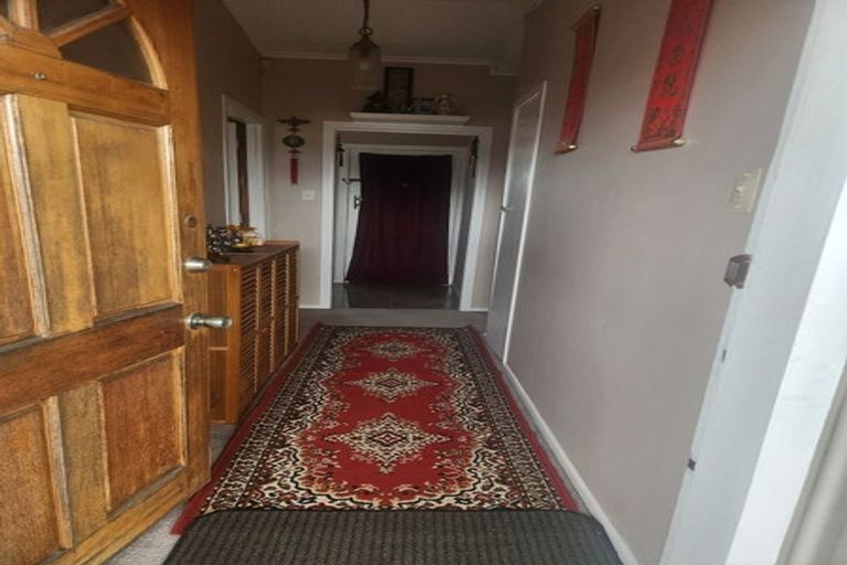 Photo of property in 80 Tiraumea Drive, Pakuranga, Auckland, 2010