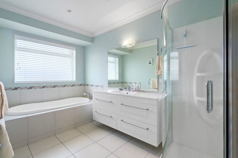 Photo of property in 8 Madison Street, Cambridge, 3434