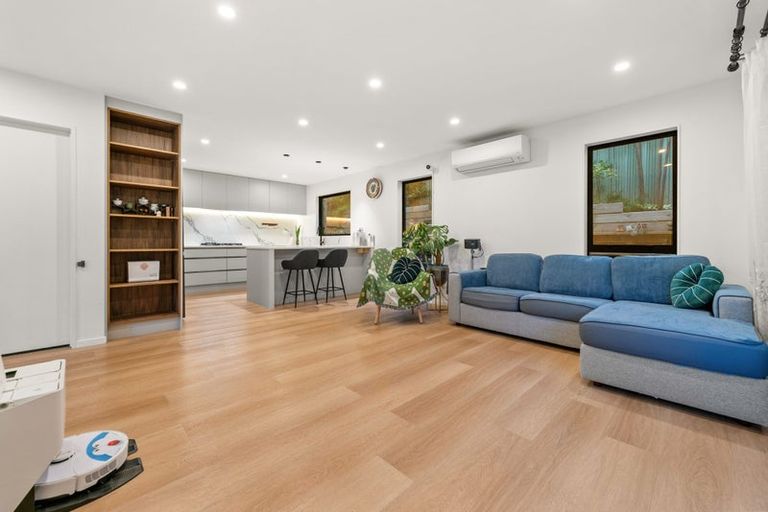 Photo of property in 152b Luckens Road, West Harbour, Auckland, 0618