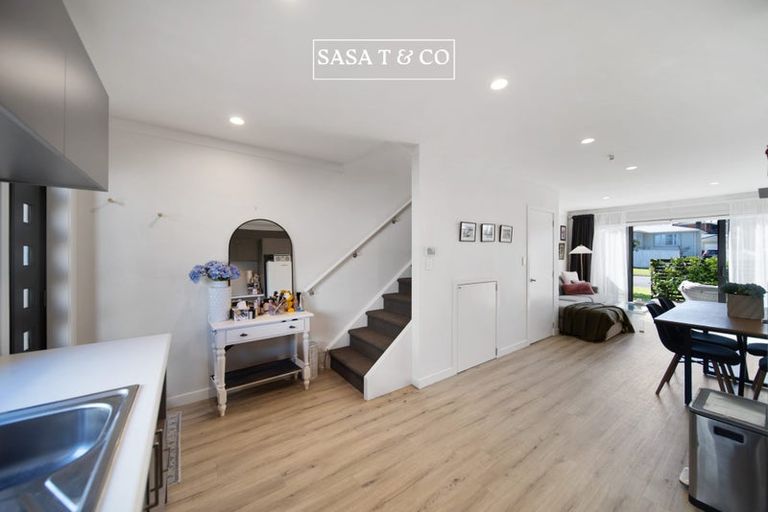Photo of property in 2/16 Putini Road, Mangere Bridge, Auckland, 2022
