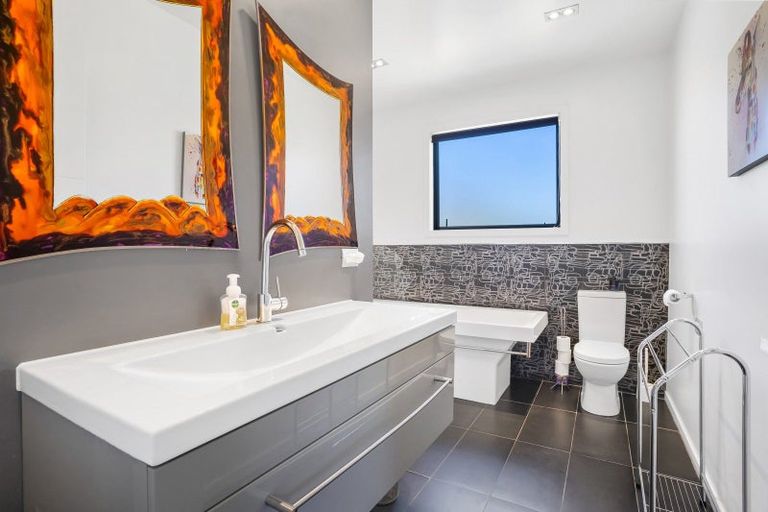 Photo of property in 48a Egerton Road, Winton, 9781