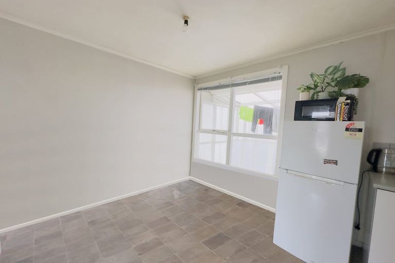 Photo of property in 40 Birdwood Avenue, Papatoetoe, Auckland, 2025