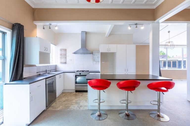 Photo of property in 46 Ross Street, Woodville, 4920