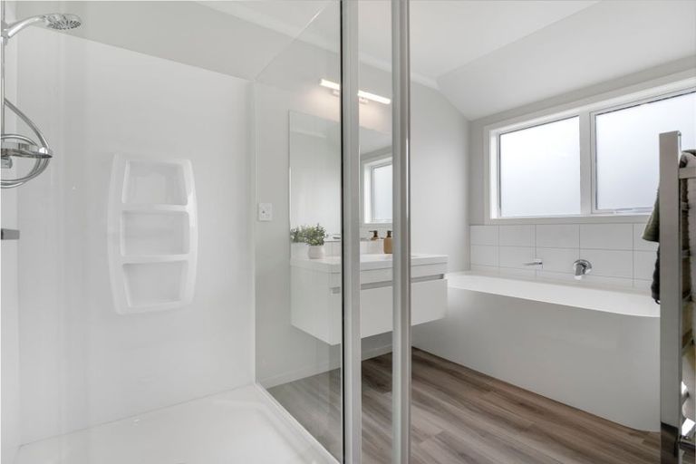 Photo of property in 32 Costello Drive, Ngatea, 3503