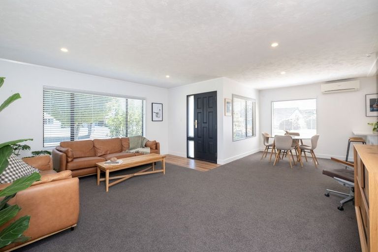 Photo of property in 1 Lowther Place, Taradale, Napier, 4112