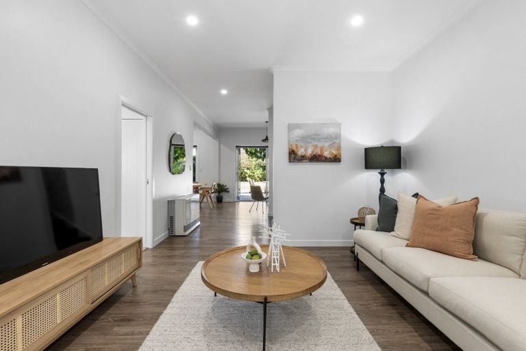 Photo of property in 100 Oxford Road, Okato, 4335