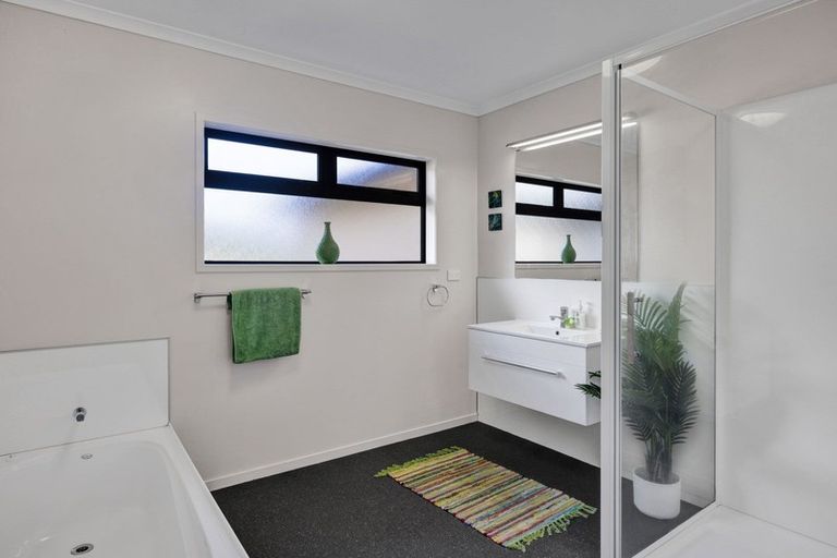 Photo of property in 26b Darwin Crescent, Spotswood, New Plymouth, 4310