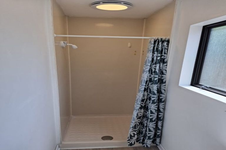 Photo of property in 7 Sullivan Avenue, Mangere Bridge, Auckland, 2022