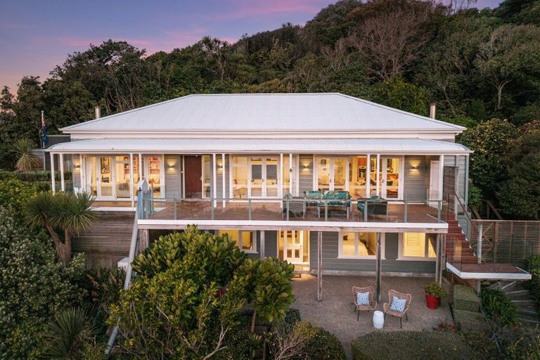 Photo of property in 334 Oriental Parade, Oriental Bay, Wellington, 6011