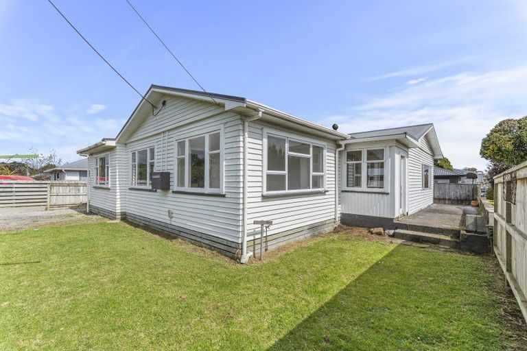 Photo of property in 44 Egmont Road, Waiwhakaiho, New Plymouth, 4312