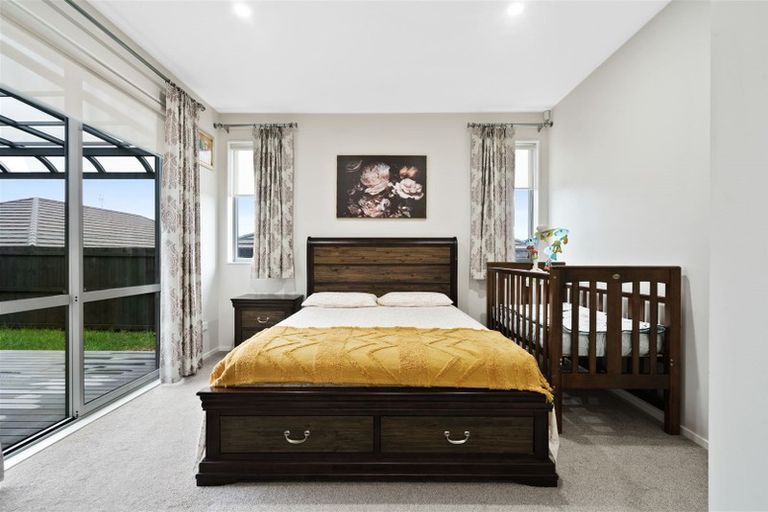 Photo of property in 14 Parton Road, Pukekohe, 2120