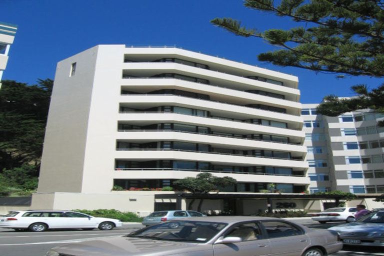 Photo of property in 260 Oriental Parade, Oriental Bay, Wellington, 6011