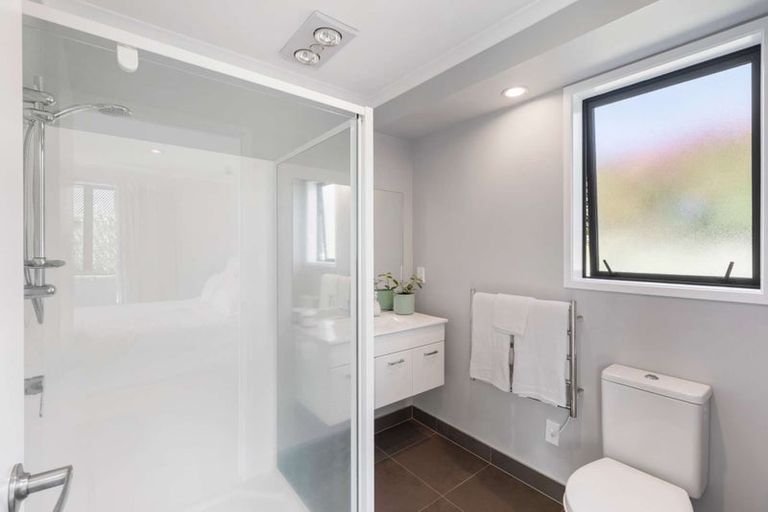 Photo of property in 44 Ripple Grove, Waiuku, 2123