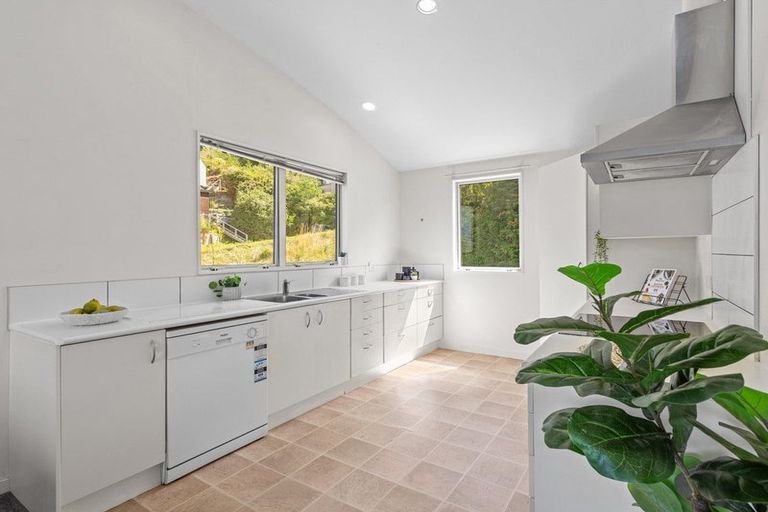 Photo of property in 32 Dart Place, Fernhill, Queenstown, 9300